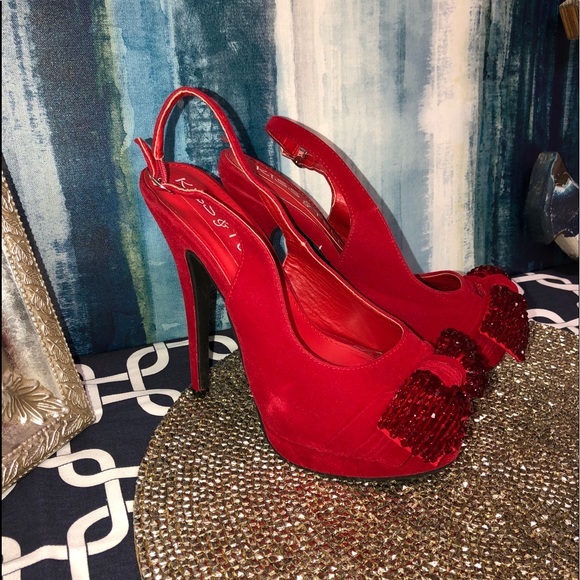 Size 7 Charles Pin-Up Style Red Platform Heels - Picture 2 of 8